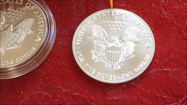 BULLION COINS VS SILVER PROOF COIN! SILVER COINS TO LOOK FOR!! смотреть онлайн