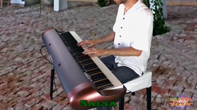 Latin Bass & Keyboard Grooves Intro (Nik y Dan) смотреть онлайн