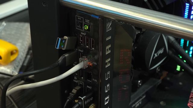 Внешний бокс USB4 с активным охлаждением ORICO CNM2-U4 смотреть онлайн