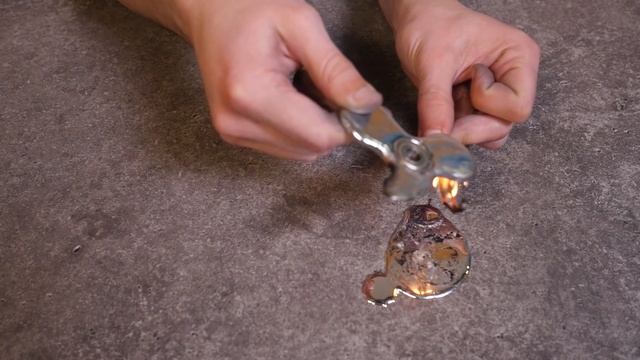 EXPERIMENT Gallium Fidget Spinner VS Gas Torch смотреть онлайн