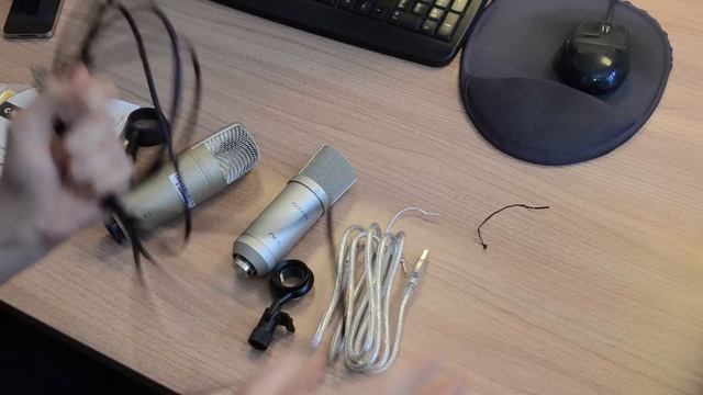 Behringer C-1U vs Novox NC-1 Unboxing Test смотреть онлайн