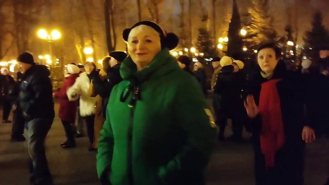 ГОВОРИШЬ МНЕ! ТАНЦЫ В ПАРКЕ ГОРЬКОГО ХАРЬКОВ СЧАСТЛИВЫЕ ДНИ смотреть онлайн