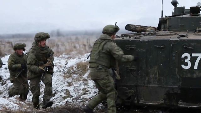 Финальная фаза серии ротных тактических учений с мотострелками ЮВО смотреть онлайн