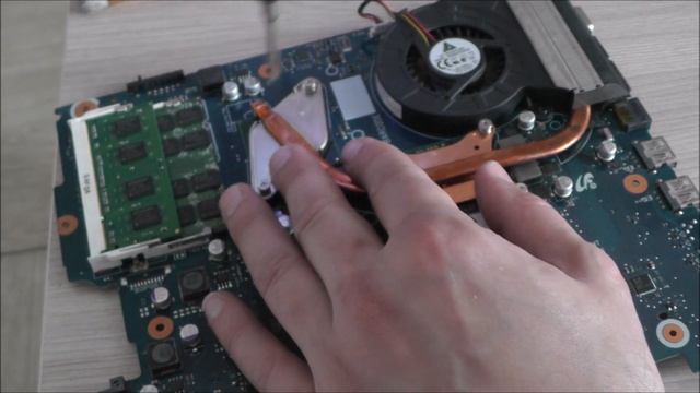 Замена термопасты, чистка 14 летнего ноутбука Samsung R519 + Сношу Windows 11, устанавливаю Windows смотреть онлайн