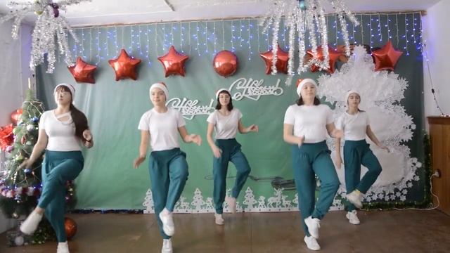 Наш новогодний флешмоб. #флешмоб#танцуйтеснами#новыйгод смотреть онлайн