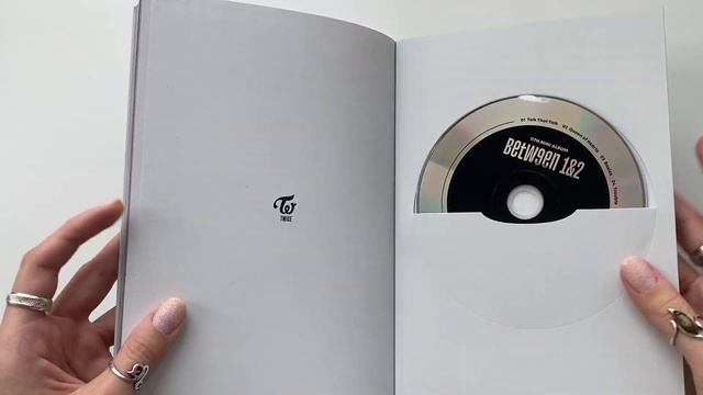 ✿ распаковка TWICE 'between 1&2' ✿ all 4 versions + pobs смотреть онлайн