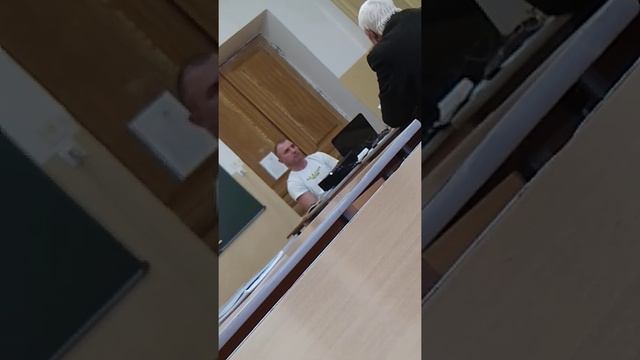 гуляющий студент аграрного университета сдает практику смотреть онлайн