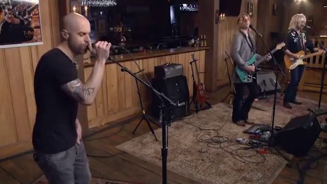 Live from Daryl's House - Chris Daughtry - Out of Touch смотреть онлайн