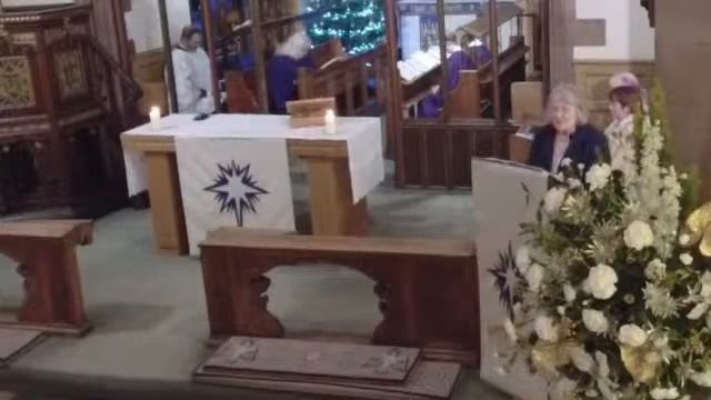 Christmas Eve Midnight Mass by candle light смотреть онлайн