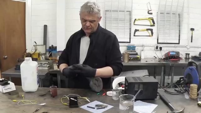 2064 Lost Secrets in the Art of Battery Making смотреть онлайн