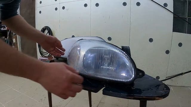 Фары больше желтеть не будут, покраска лаком. смотреть онлайн