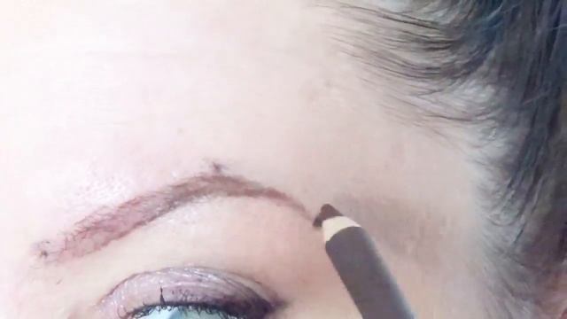 БРОВИ ЗА 5 МИНУТ. Как сделать коррекцию бровей самой себе. смотреть онлайн