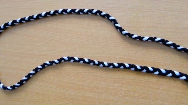 DIY | How to Turn an Old Scarf into a Bag смотреть онлайн