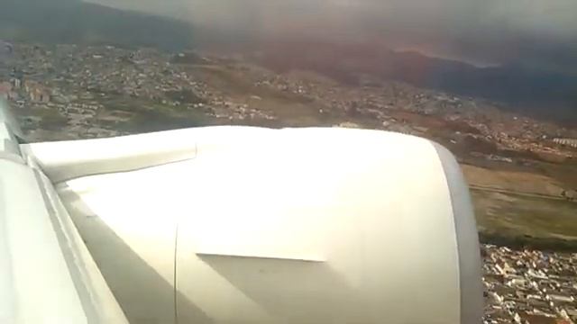 Взлёт самолёта в аэропорту Сан Паулу (Бразилия) смотреть онлайн