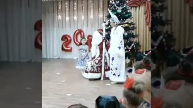 стихи Новый год, детский садик 100 смотреть онлайн