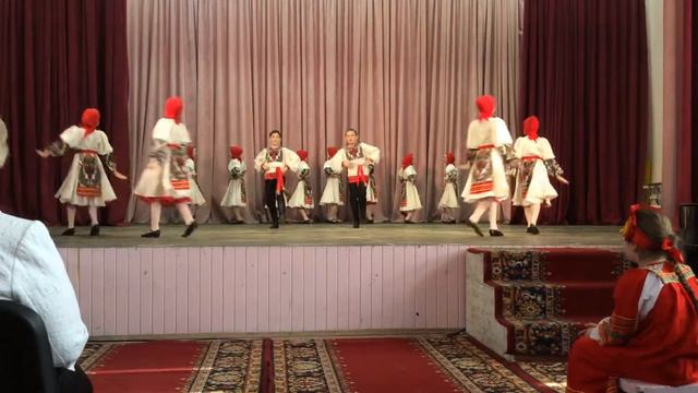 танец "Девка по саду ходила" смотреть онлайн