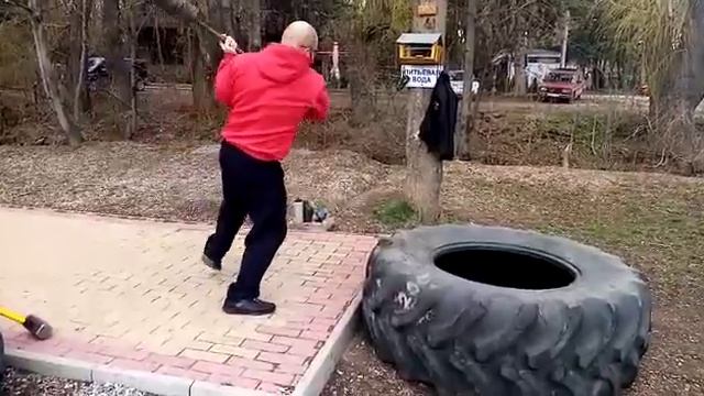 Тренировка кувалдой 30 кг смотреть онлайн