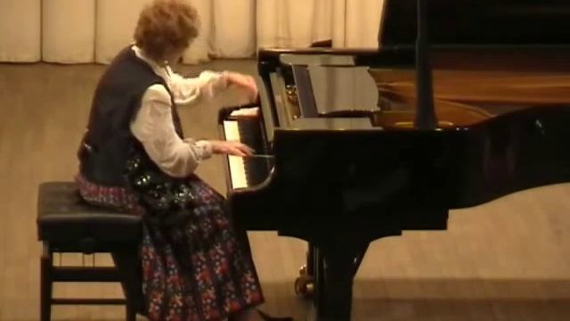 Э.Григ "Свадебный день в Трольхаугене" Исполняет композитор Татьяна Смирнова (ф-но). смотреть онлайн