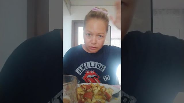 Мукбанг/ Жареная картошка / Овощи 🥗/ Ой, девки,волосы мужика до сих пор во всех местах 🤣😱🙀 смотреть онлайн