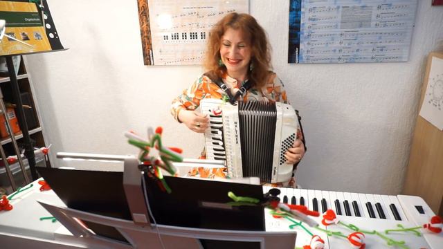 🇮🇹"I Maccheroni."🇮🇹 Improvisation by Elina Schmotzer. Italian traditional song. смотреть онлайн