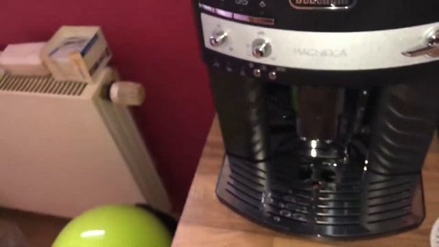 How to make two cups of Espresso out of coffee beans with Delonghi coffee machine ESAM Magnifica DI смотреть онлайн