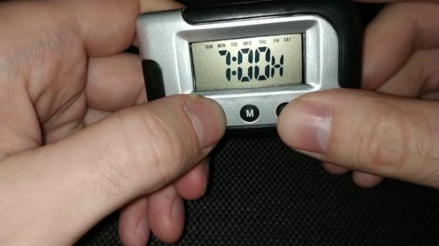 Как отключить или включить будильник и сигнал каждый час на электронных часах смотреть онлайн