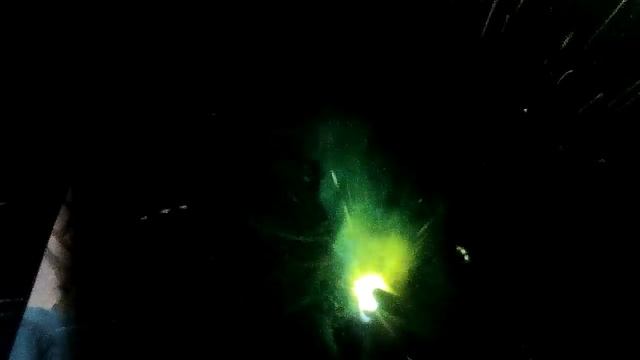 Сварка заглушки на неповоротной трубе.mp4 смотреть онлайн