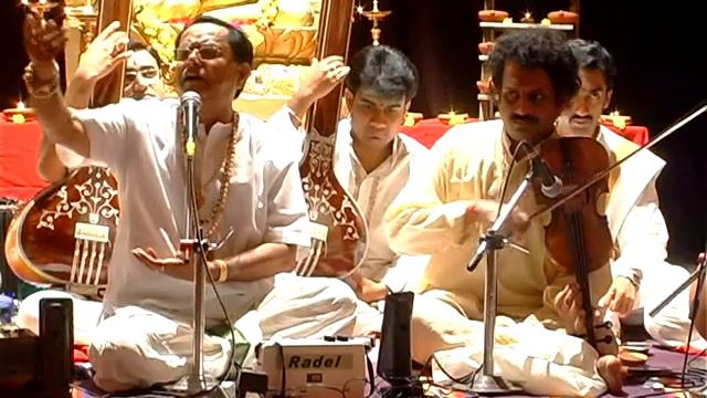 R K Padmanabha - Purvikalyani Ragam Taanam Pallavi - 4 смотреть онлайн