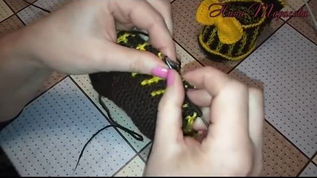 Как связать туфельки для зайки . смотреть онлайн