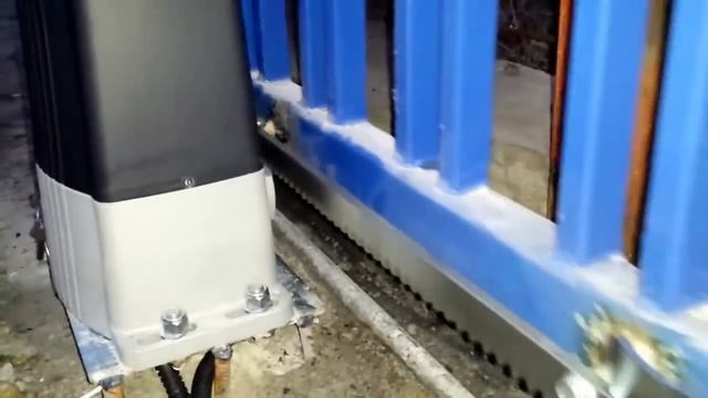 Автоматический привод для промышленных откатных ворот NICE THOR в составе комплекта THOR 1500 FLOR смотреть онлайн