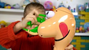 Огромные сопли - Маленькая Вера и Панда - Смешная игра для детей малышей