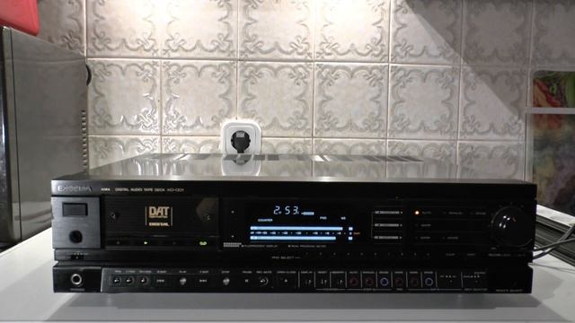 DAT HQ MADONNA frozen / 1988 Aiwa Excelia XD001 DAT recorder = Sony DTC-1000 ES (4DD drive) смотреть онлайн