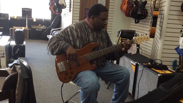 Fender Jazz Special V Okume Body смотреть онлайн