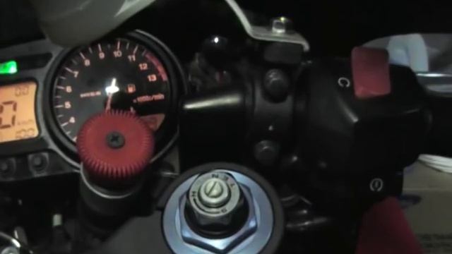 Стук двигателя 954