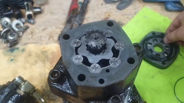 Yanmar B17 мини экскаватор гидромотор