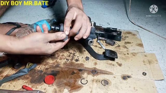 How to rebuild and replace clutch master Repair kit/Primary Clutch master leaking.?? смотреть онлайн