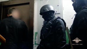 МВД показало кадры задержания подозреваемых в гибели людей из-за капельниц