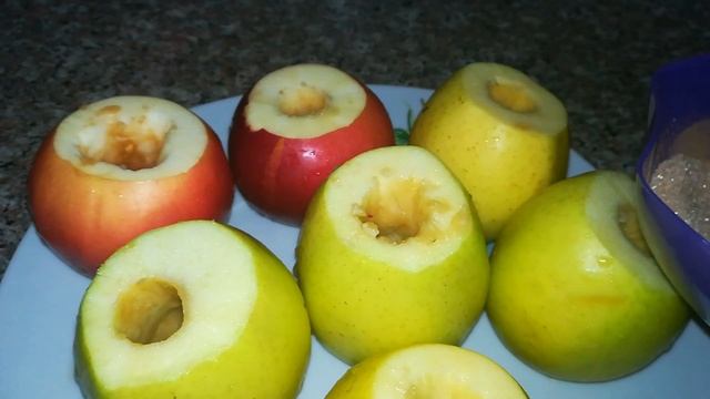 Яблоки в духовке с сахаром и корицей / Запеченные яблоки смотреть онлайн