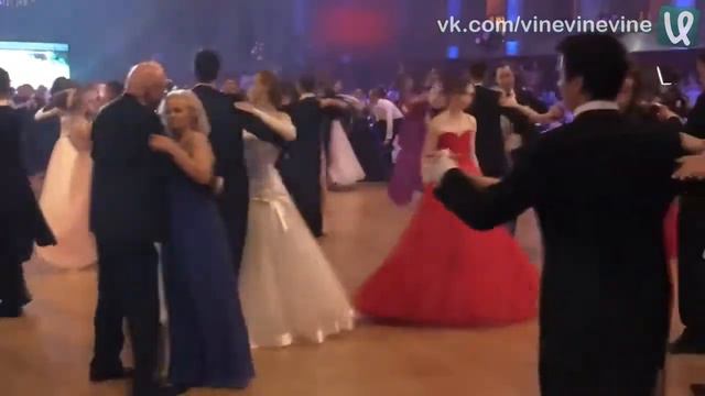 Шурыгина танцует на балу одна никто не рискнёт на 8 лет смотреть онлайн