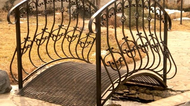 Садовый кованый мостик через ручей, мостик для дачи, в саду, для сада фото смотреть онлайн