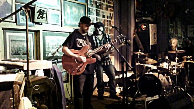 Polytoxic w Jake DirtyDozen "T-Lite, Billy Jean, Like a Virgin" 4/14/12 @ Quixotes Denver смотреть онлайн