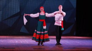 Русский народный танец "А я по лугу"