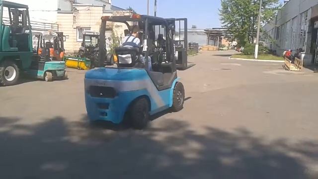 Новый вилочный погрузчик Baoli KB 30, 2015 года! смотреть онлайн