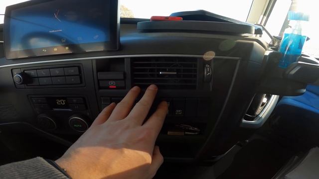 TruckVlog #67 ? VOLVO 2021 PRUEBA Y TOUR CABINA | Laur's Garage |