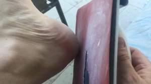 Чистка пяток наждачкой