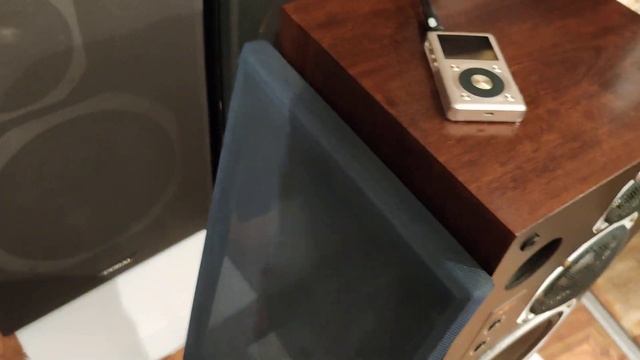 Акустика Coral X-V и усилитель Trio KA-7006 смотреть онлайн