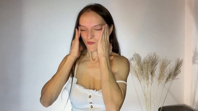 КАК ПОДНЯТЬ НАВИСШЕЕ ВЕКО | Как убрать морщины возле глаз дома #массажлица смотреть онлайн