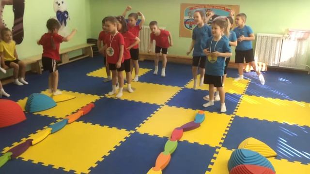 Спортивное развлечение в старшей в группе "Фантазеры" смотреть онлайн