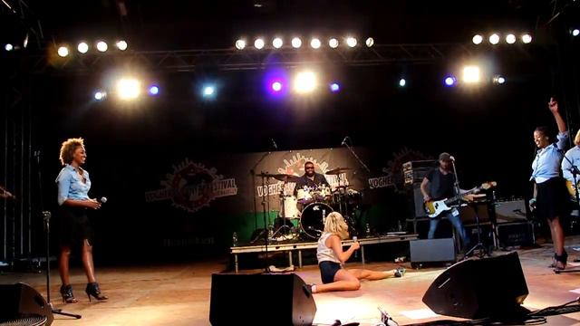 Laura Bell Bundy (3) - Voghera 2015 смотреть онлайн