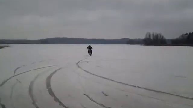 Suzuki Dr 650 Se on ice смотреть онлайн